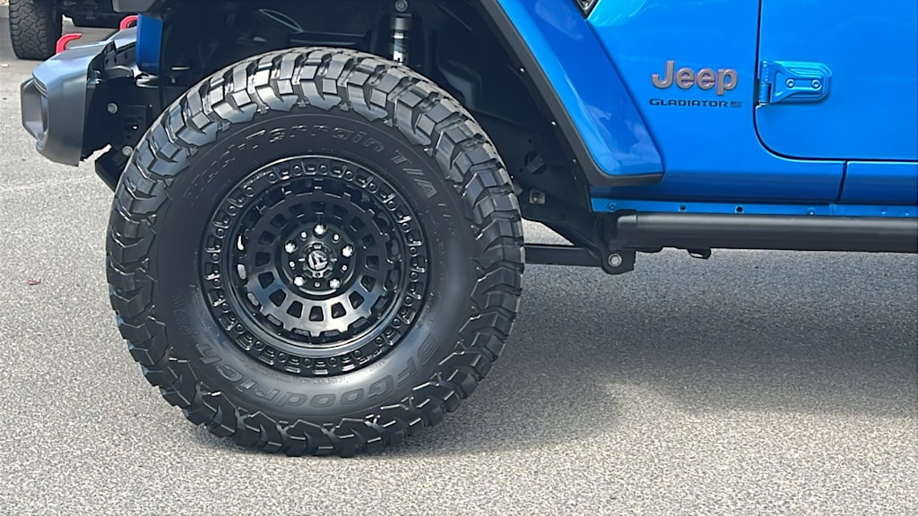 Thumbnail: 2023 Jeep Gladiator - 8