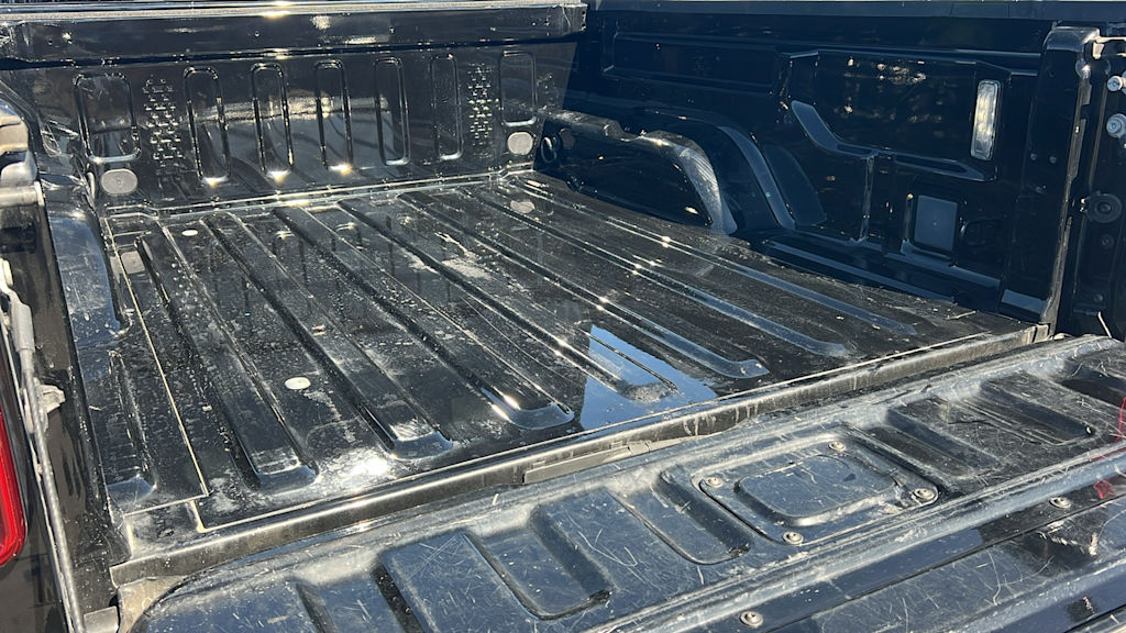 Thumbnail: 2021 Jeep Gladiator - 17