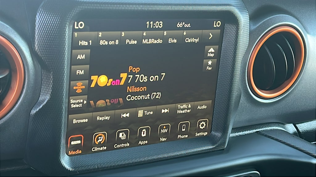 Thumbnail: 2021 Jeep Gladiator - 14