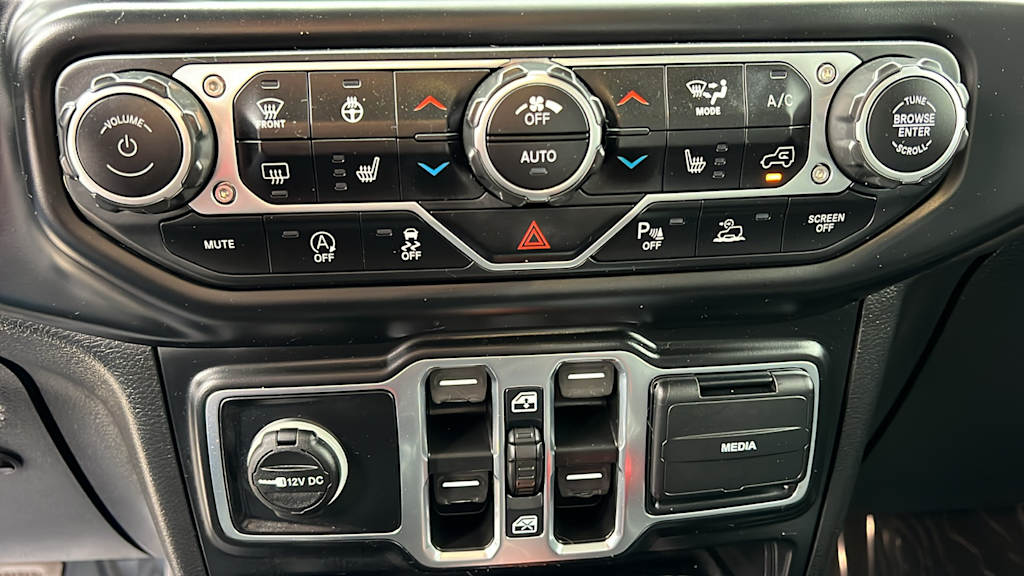 Thumbnail: 2021 Jeep Gladiator - 22