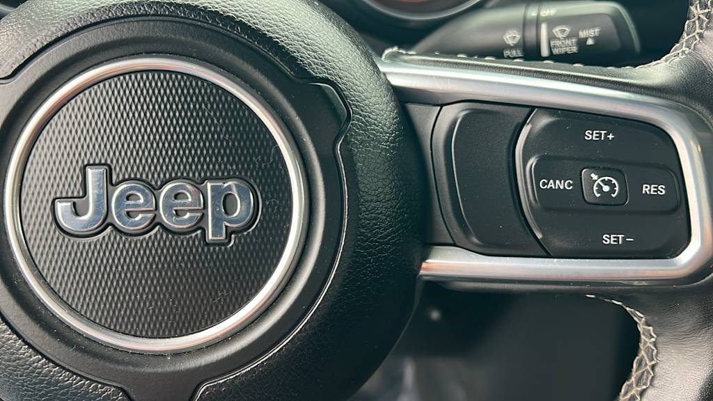Thumbnail: 2021 Jeep Gladiator - 25