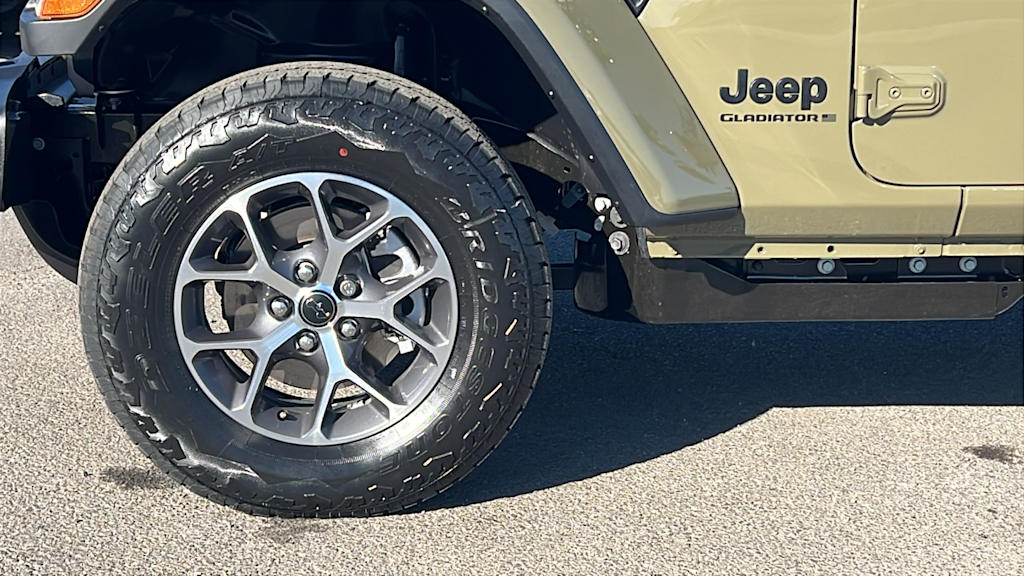 Thumbnail: 2026 Jeep Gladiator - 8