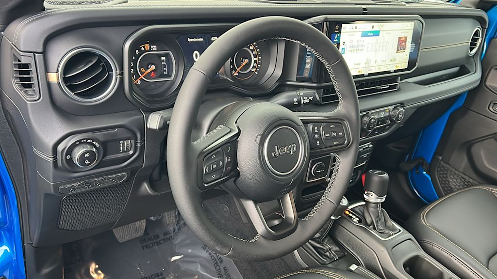 Thumbnail: 2025 Jeep Gladiator - 2