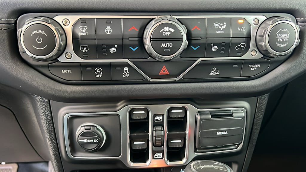 Thumbnail: 2025 Jeep Gladiator - 23