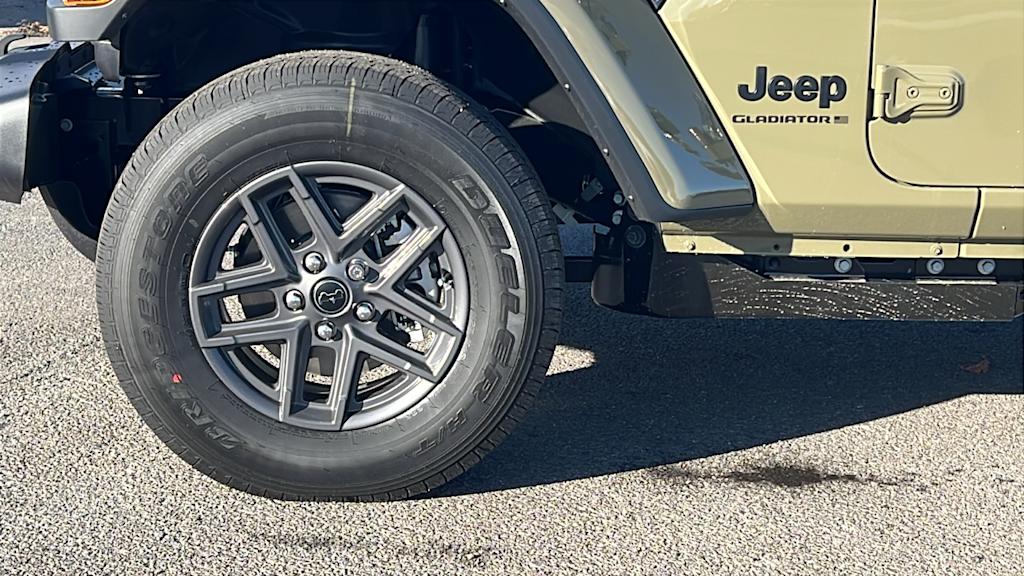 Thumbnail: 2026 Jeep Gladiator - 8