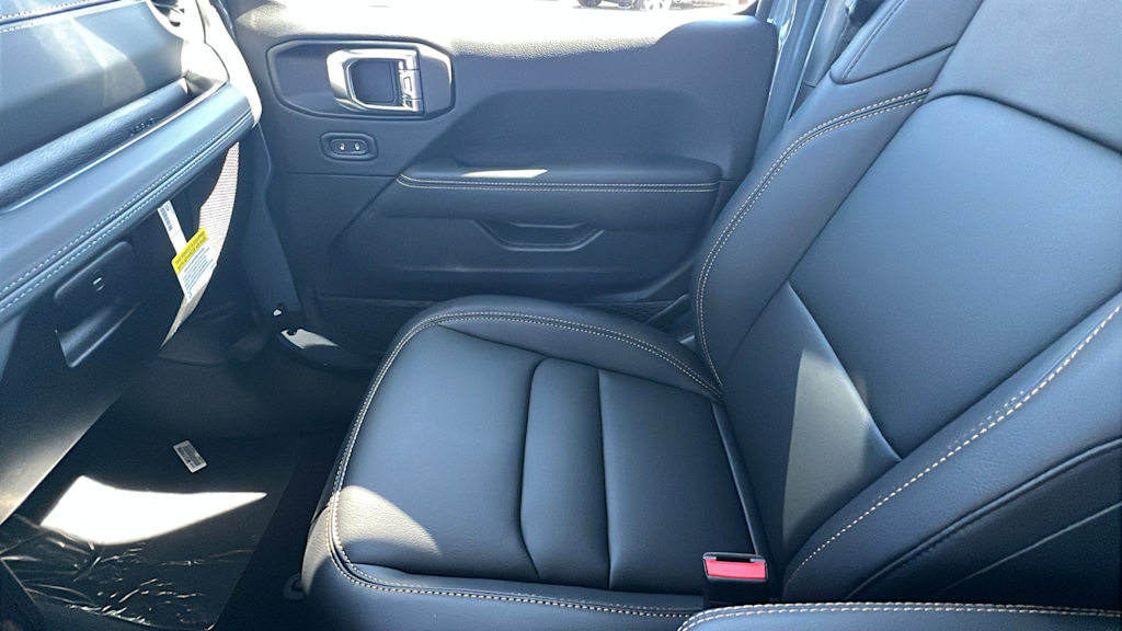 Thumbnail: 2025 Jeep Gladiator - 11