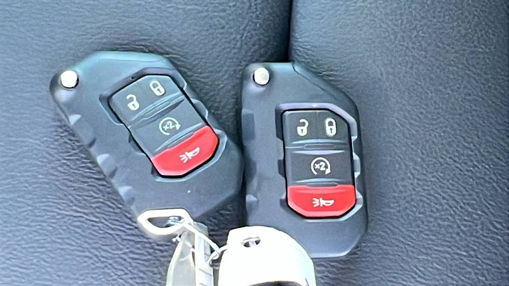 Thumbnail: 2025 Jeep Gladiator - 18