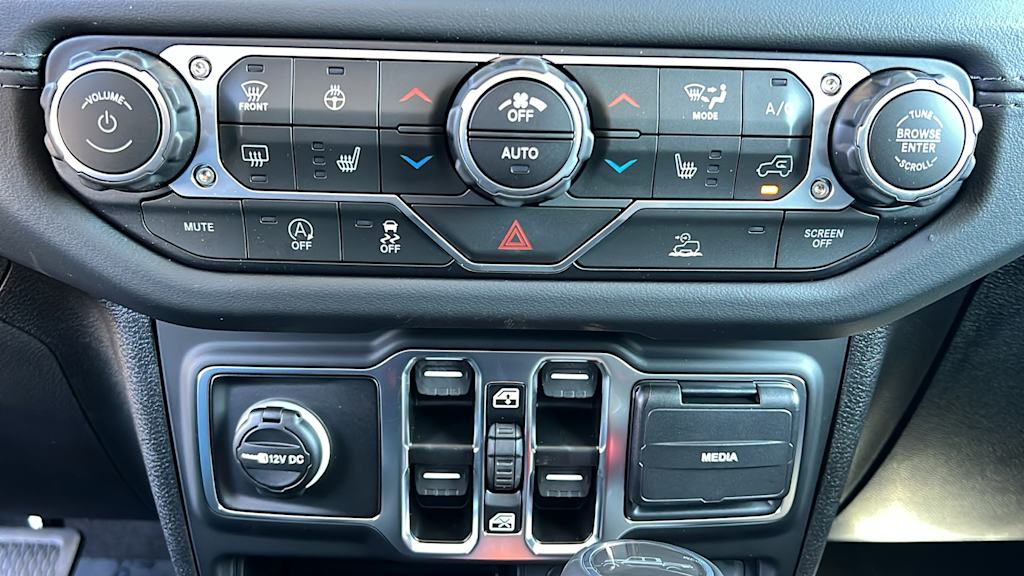 Thumbnail: 2025 Jeep Gladiator - 23