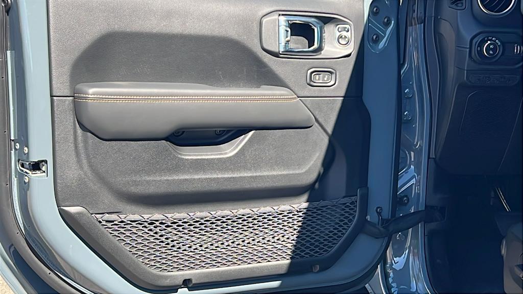 Thumbnail: 2025 Jeep Gladiator - 28