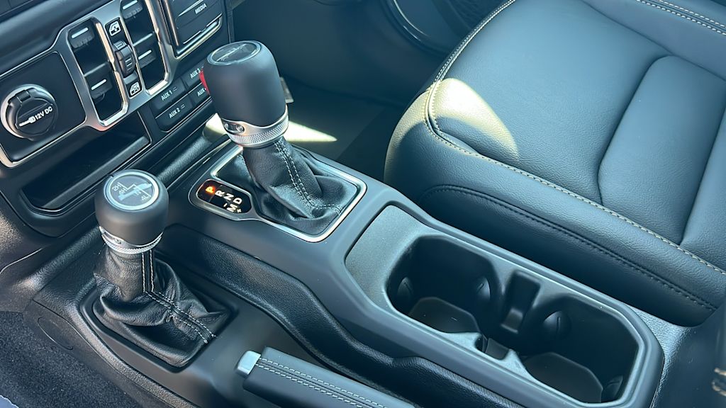 Thumbnail: 2025 Jeep Gladiator - 15