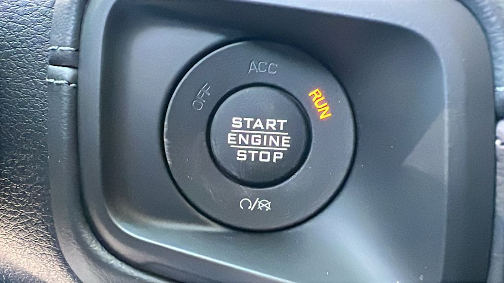 Thumbnail: 2025 Jeep Gladiator - 25