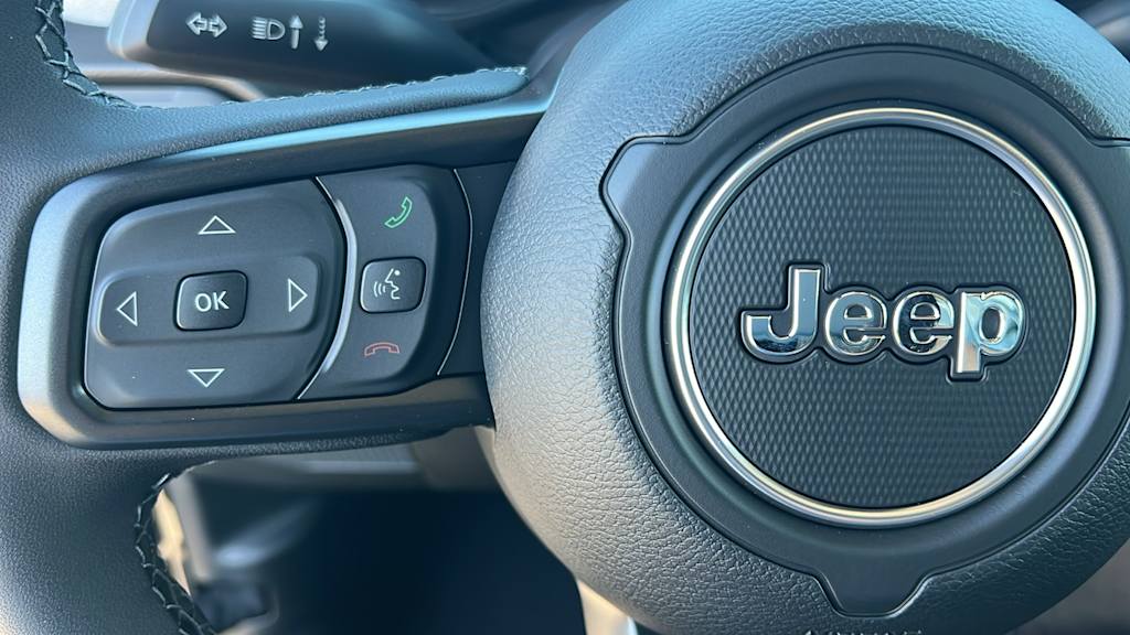 Thumbnail: 2025 Jeep Gladiator - 24