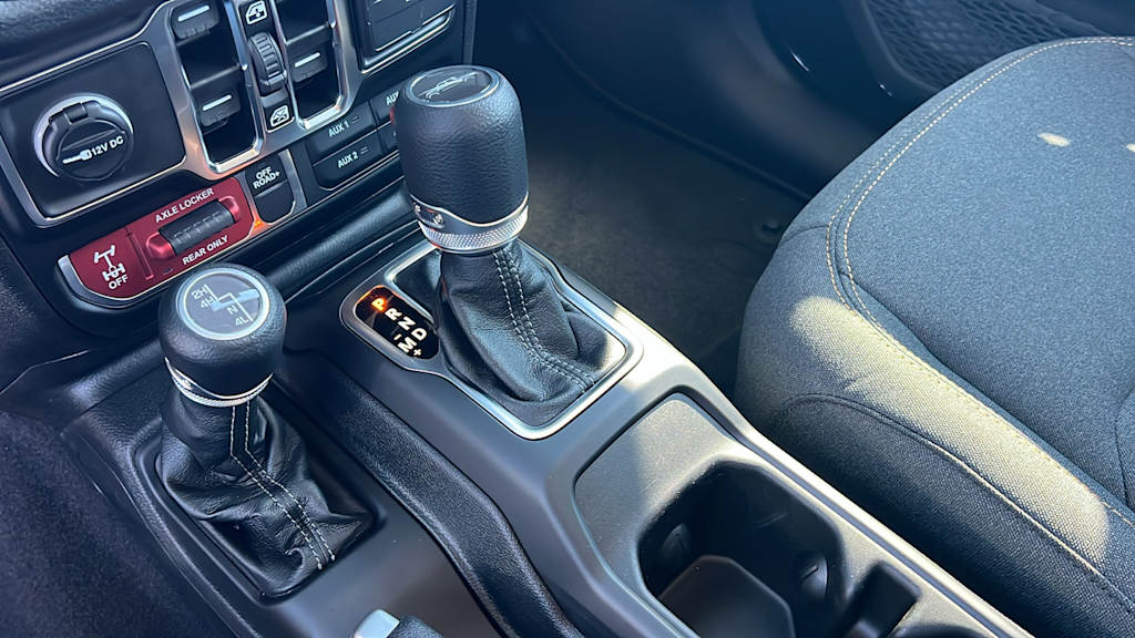 Thumbnail: 2025 Jeep Gladiator - 14