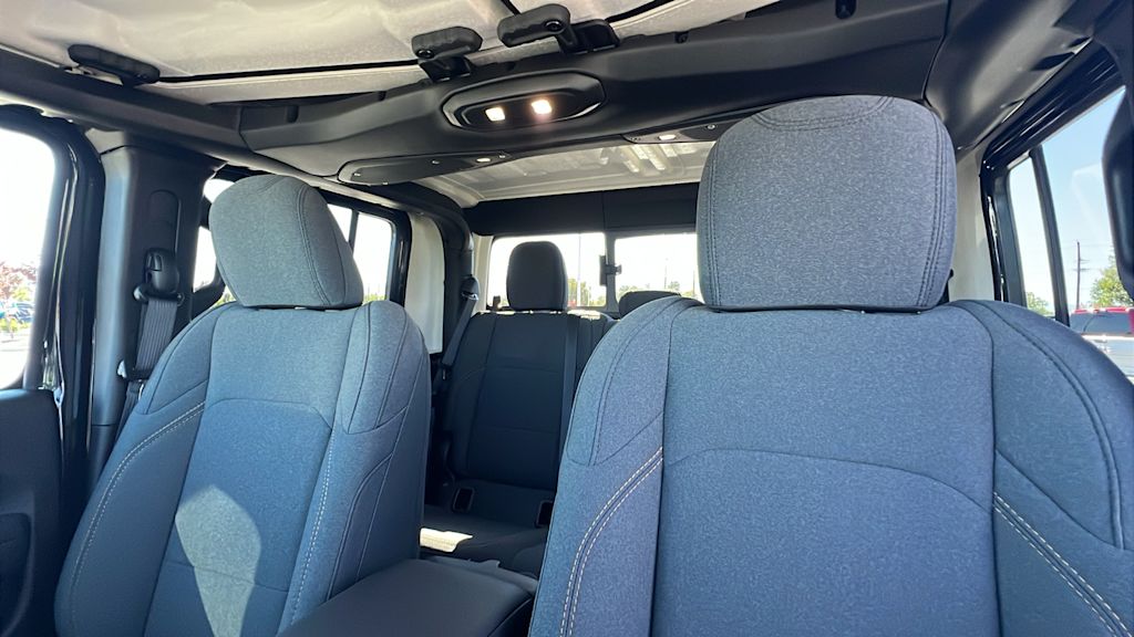 Thumbnail: 2025 Jeep Gladiator - 9