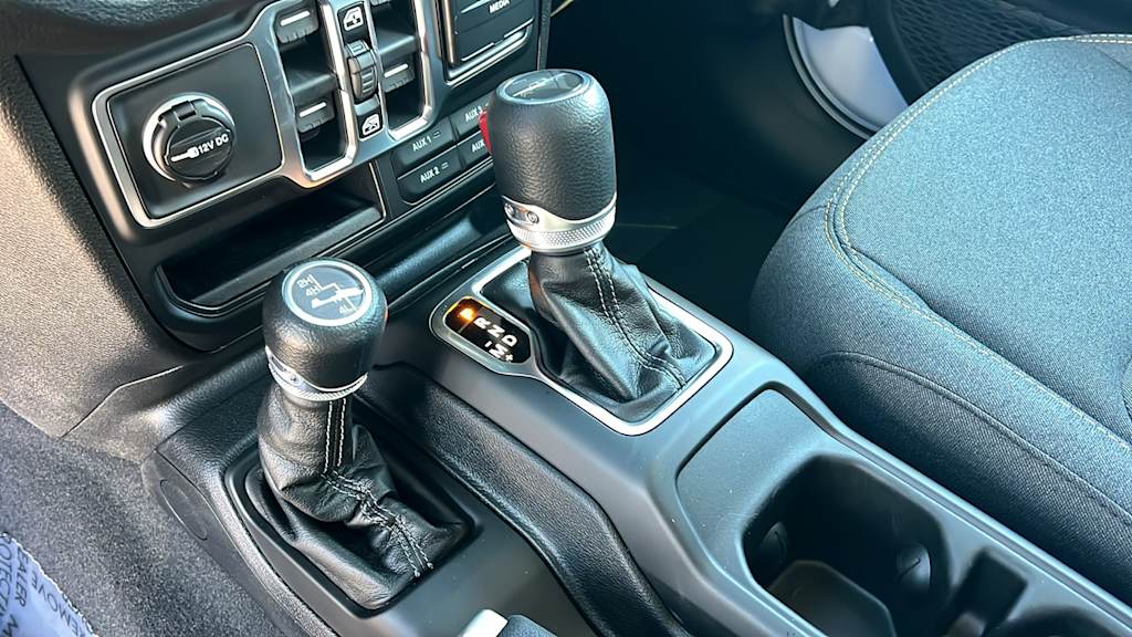 Thumbnail: 2026 Jeep Gladiator - 15