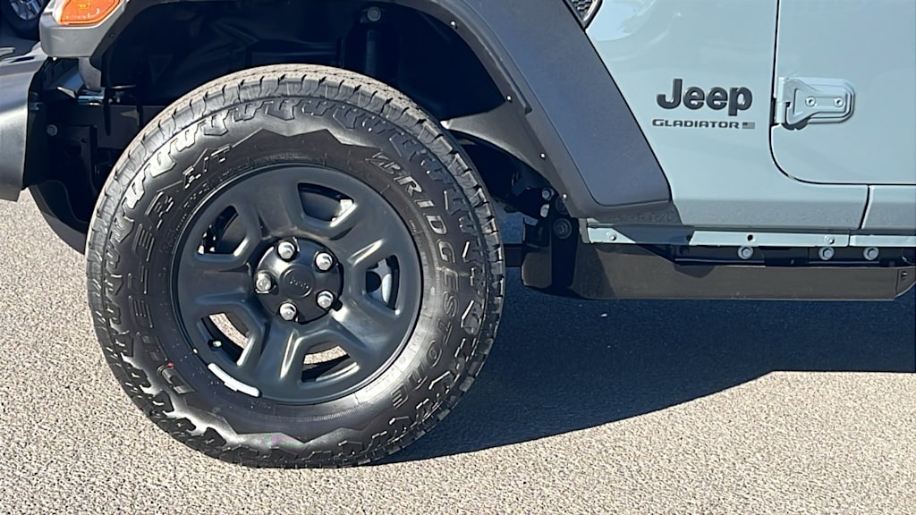 Thumbnail: 2026 Jeep Gladiator - 8