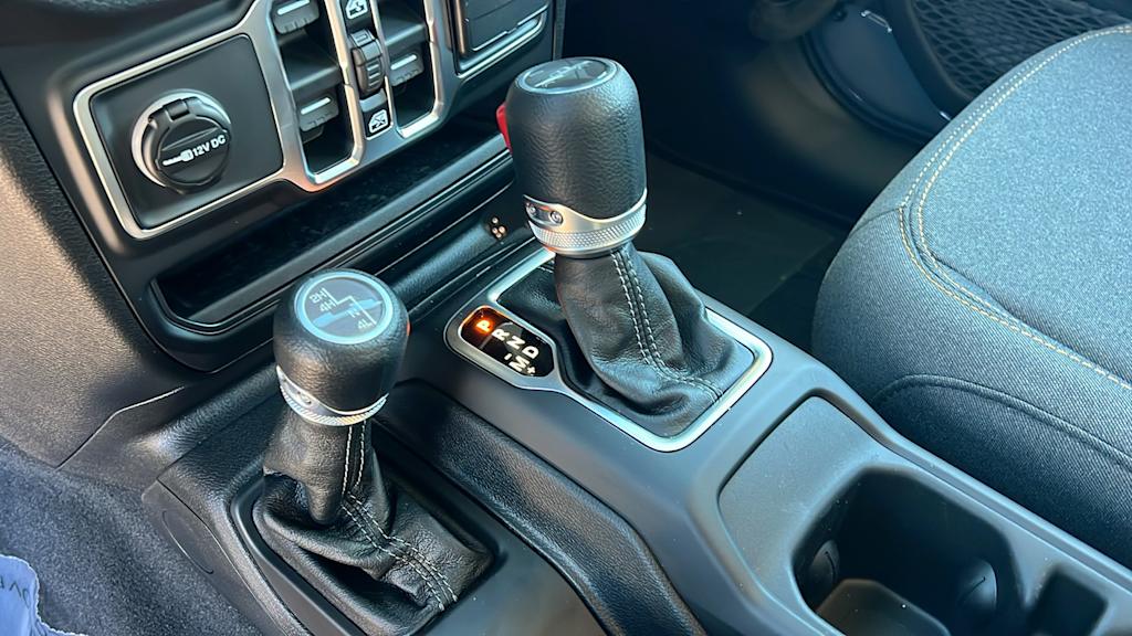 Thumbnail: 2026 Jeep Gladiator - 15