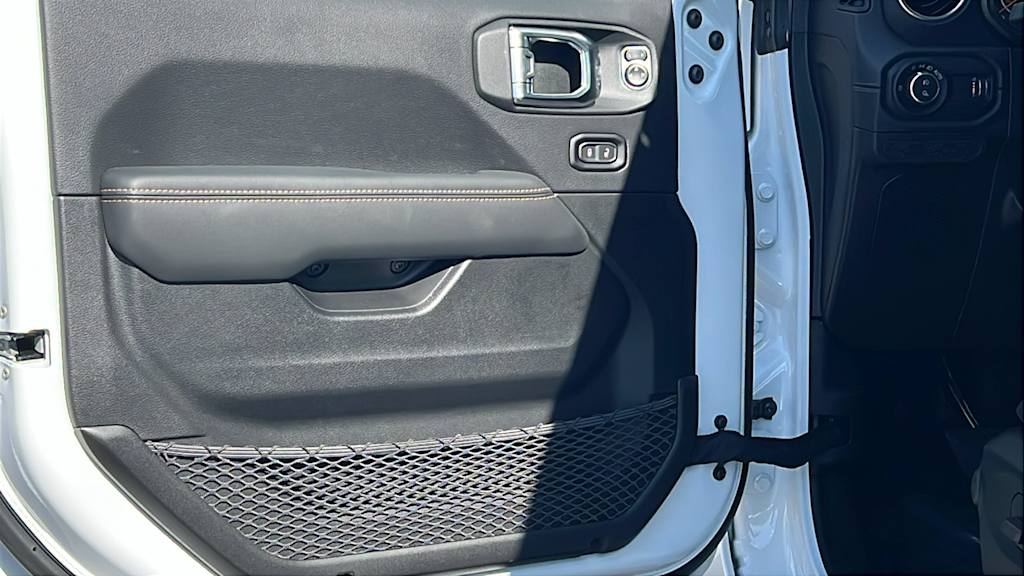 2025 Jeep Gladiator Sport 28