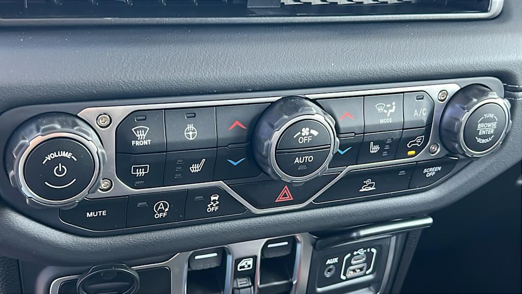 2025 Jeep Gladiator Sport 22