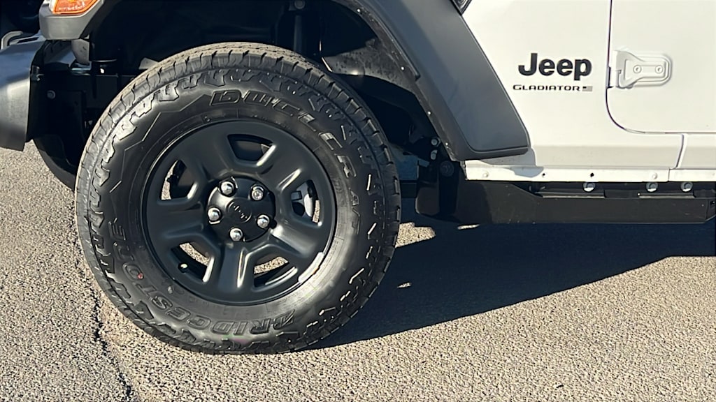 Thumbnail: 2026 Jeep Gladiator - 8