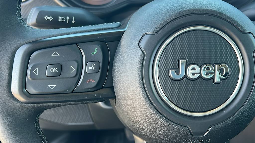 Thumbnail: 2026 Jeep Gladiator - 24