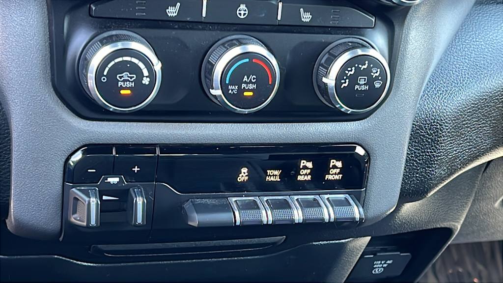 Thumbnail: 2023 RAM 1500 - 22
