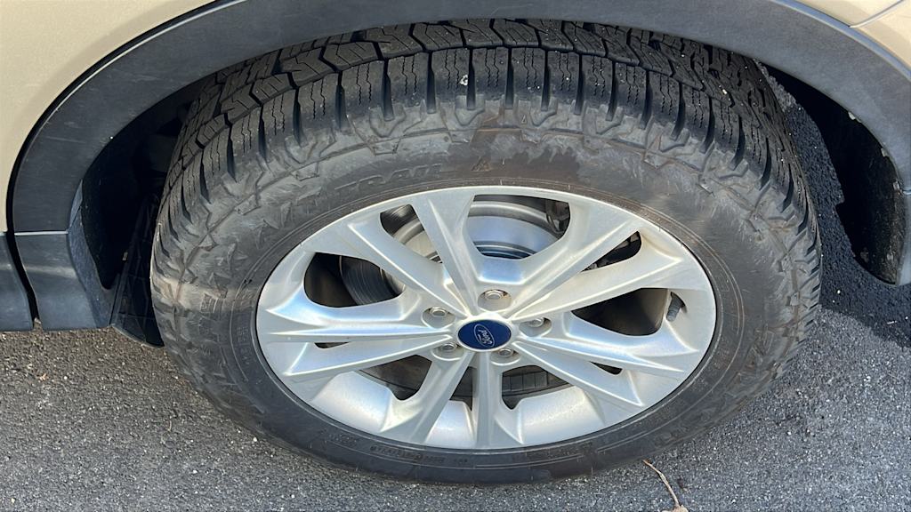 Thumbnail: 2017 Ford Escape - 6