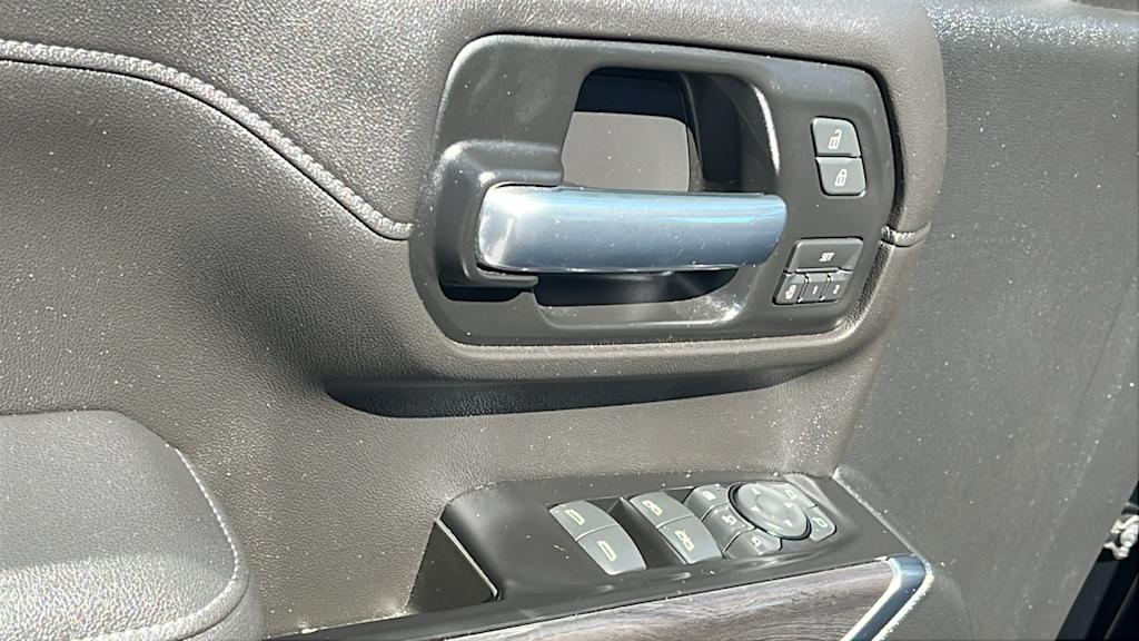Thumbnail: 2020 Chevrolet Silverado 2500 - 27
