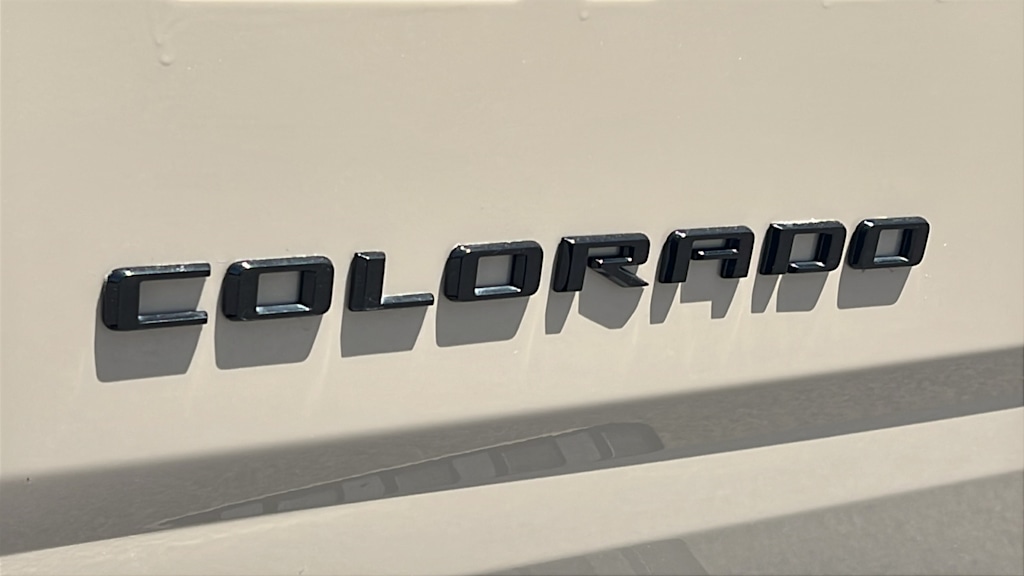 Thumbnail: 2022 Chevrolet Colorado - 30