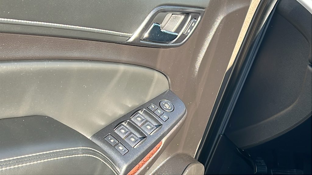 Thumbnail: 2016 GMC Yukon - 25