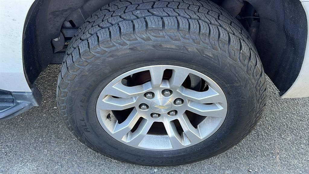 Thumbnail: 2017 Chevrolet Tahoe - 5