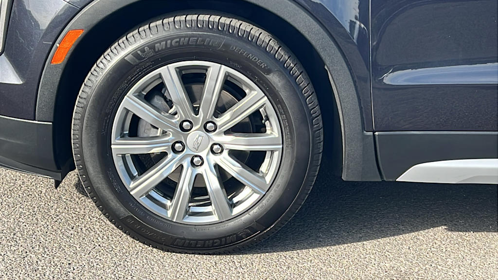 Thumbnail: 2023 Cadillac XT4 - 8