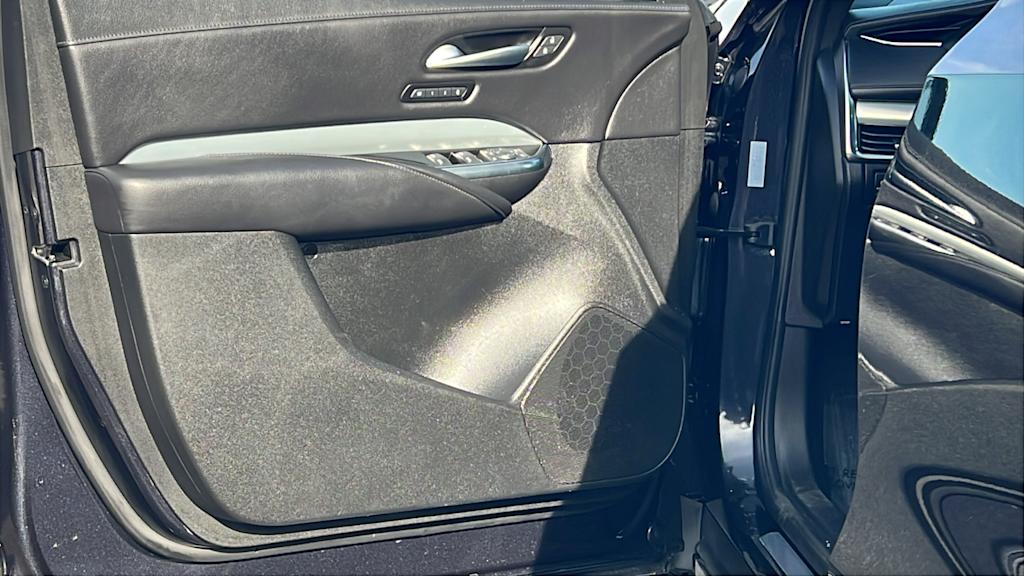 Thumbnail: 2023 Cadillac XT4 - 28