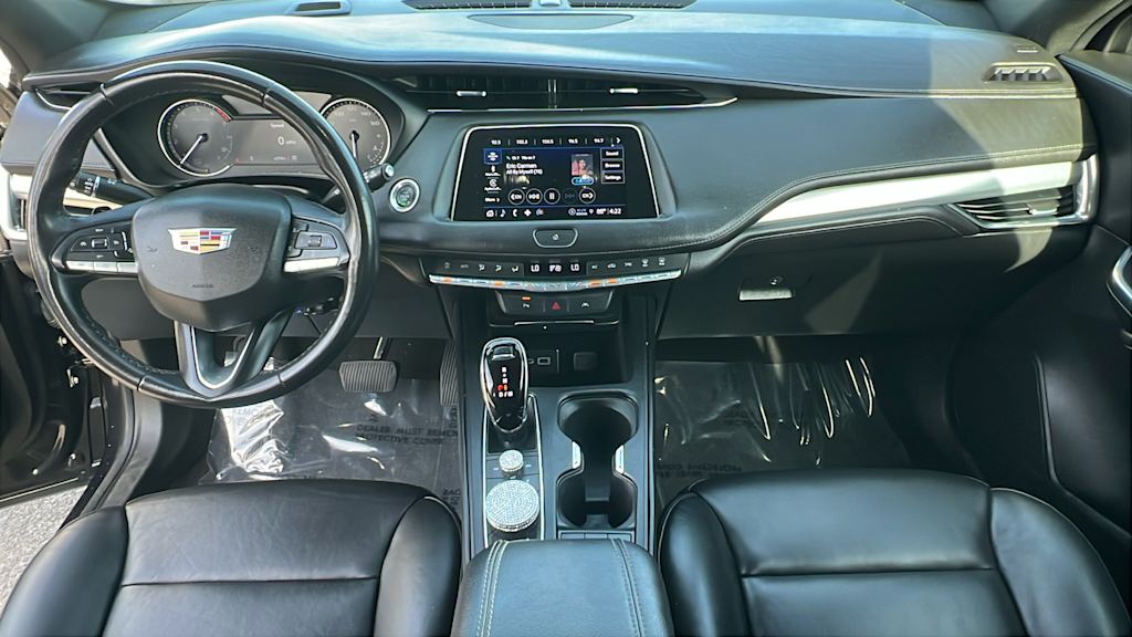 Thumbnail: 2023 Cadillac XT4 - 13