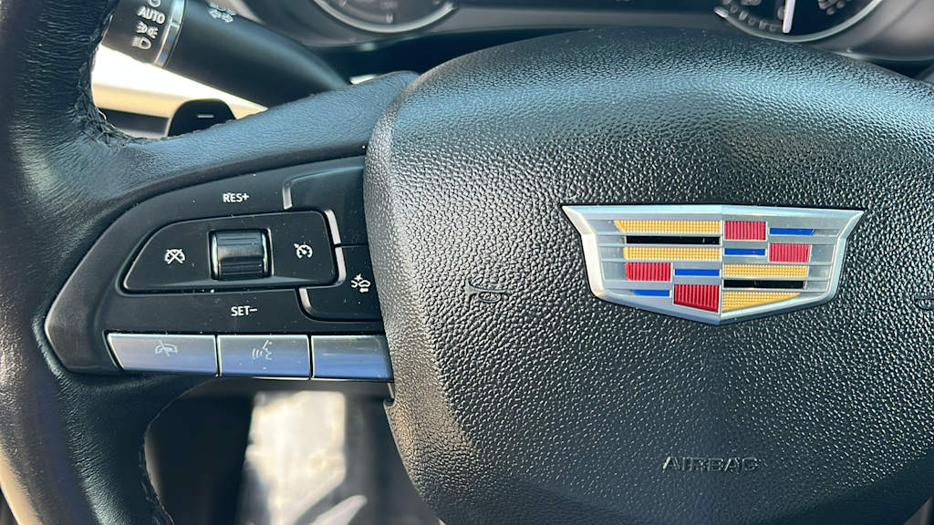 Thumbnail: 2023 Cadillac XT4 - 25