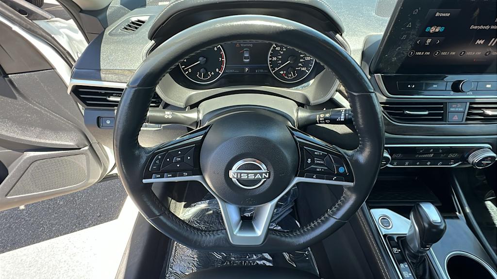 Thumbnail: 2023 Nissan Altima - 9