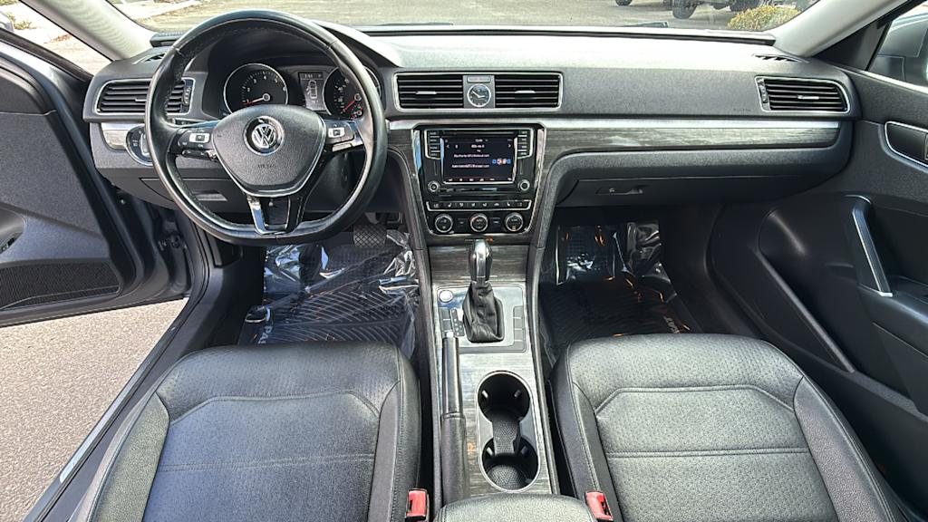 Thumbnail: 2016 Volkswagen Passat - 13