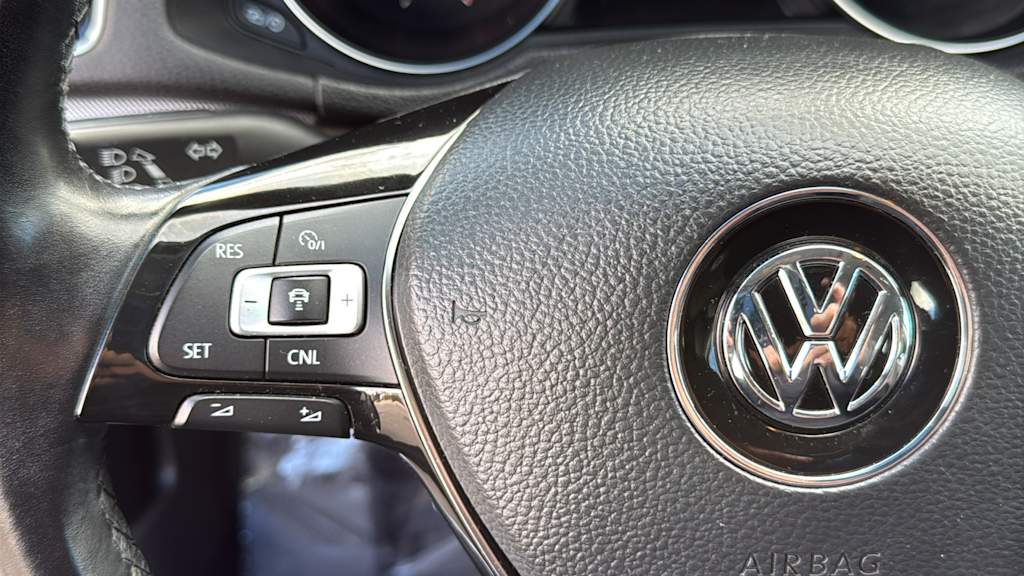 Thumbnail: 2016 Volkswagen Passat - 25
