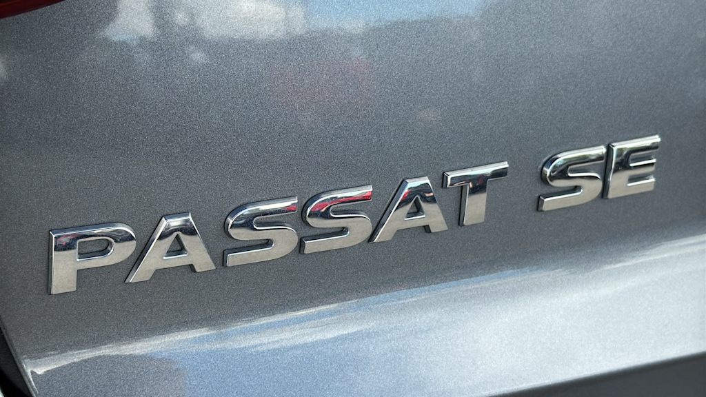 Thumbnail: 2016 Volkswagen Passat - 30