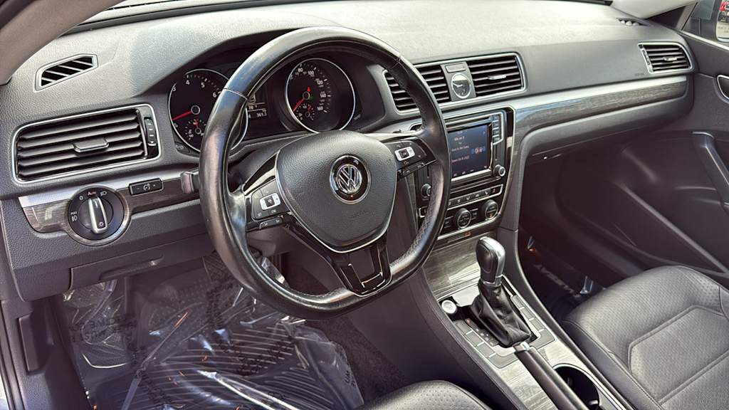 Thumbnail: 2016 Volkswagen Passat - 2