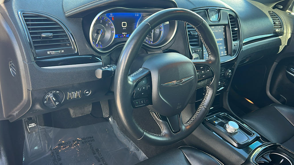Thumbnail: 2021 Chrysler 300 - 2