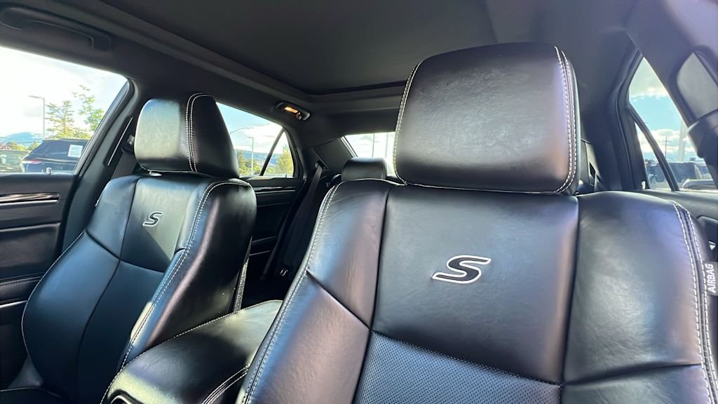 Thumbnail: 2021 Chrysler 300 - 10