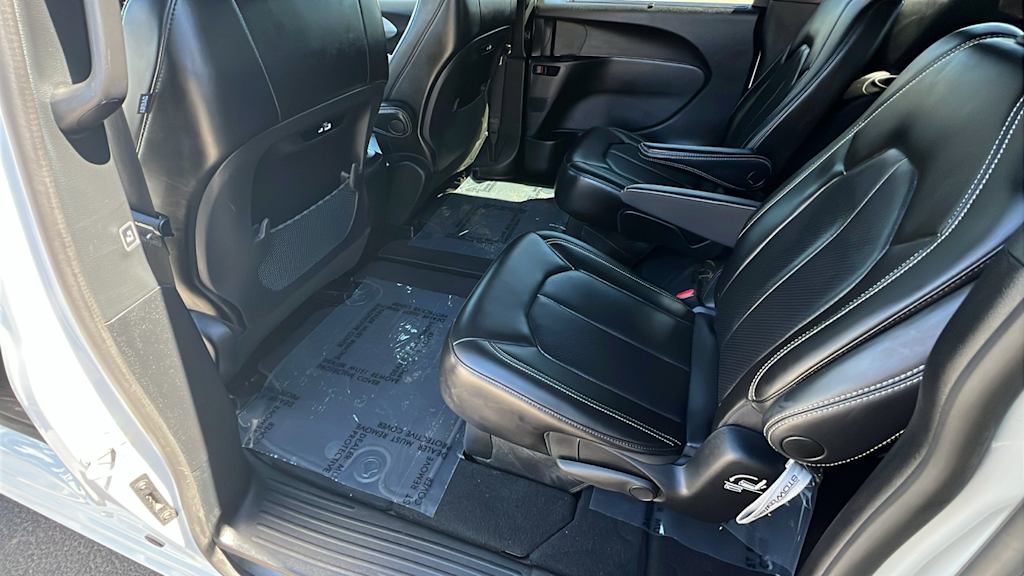 Thumbnail: 2023 Chrysler Pacifica - 12