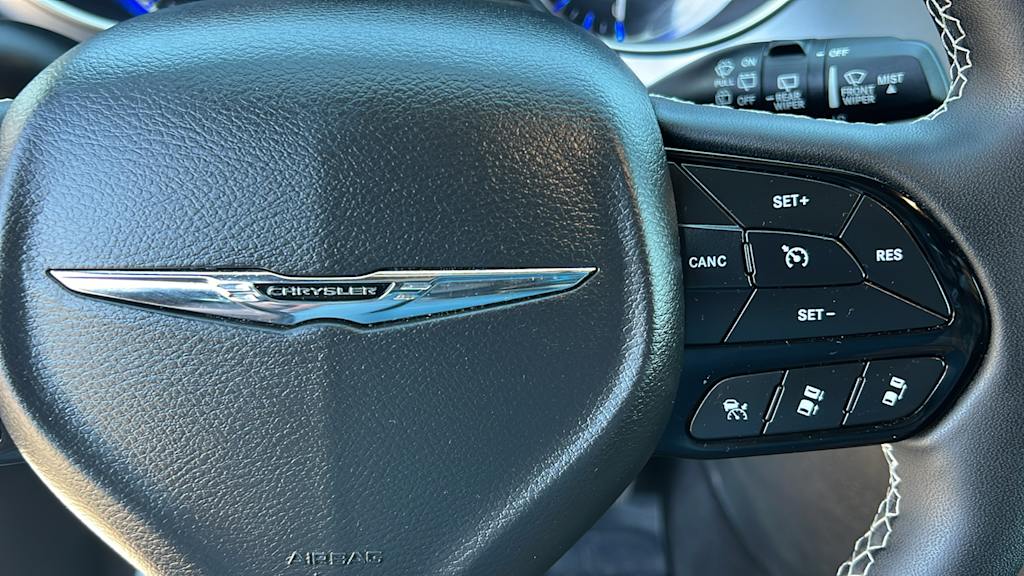 Thumbnail: 2023 Chrysler Pacifica - 27