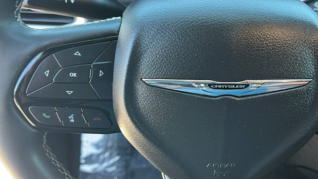 Thumbnail: 2023 Chrysler Pacifica - 26
