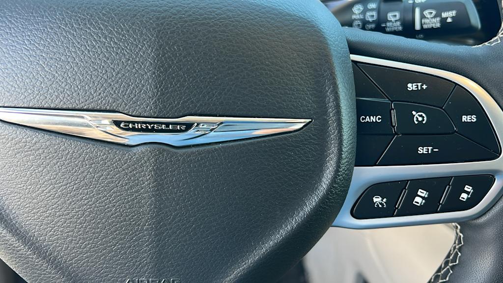 Thumbnail: 2023 Chrysler Pacifica - 26