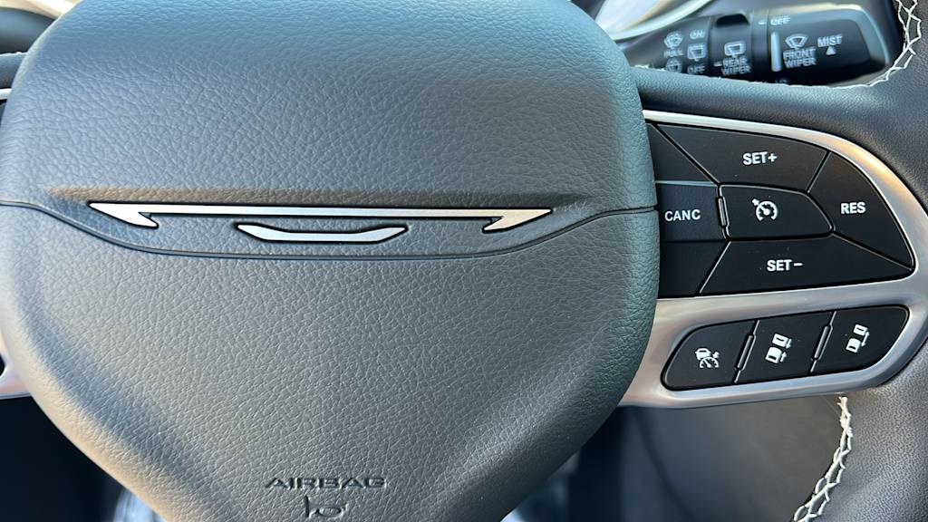 Thumbnail: 2027 Chrysler Pacifica - 26