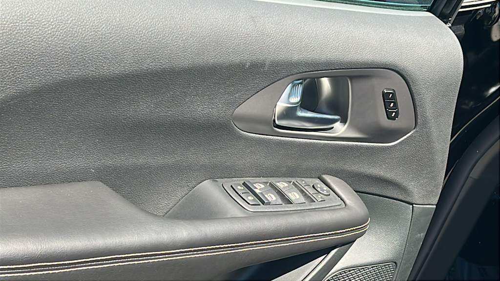 Thumbnail: 2027 Chrysler Pacifica - 27