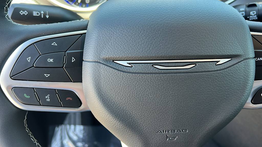 Thumbnail: 2027 Chrysler Pacifica - 25