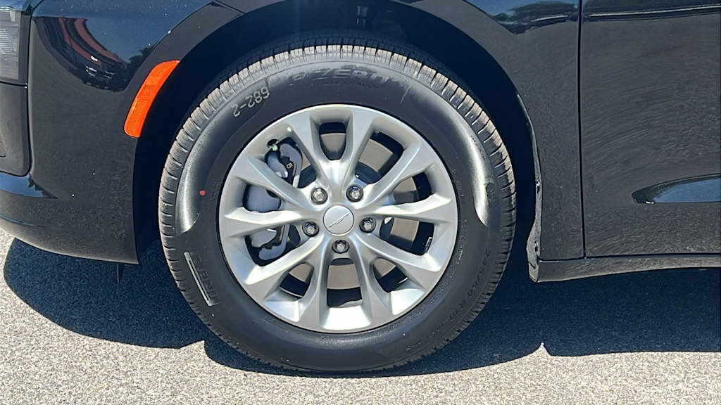 Thumbnail: 2027 Chrysler Pacifica - 8